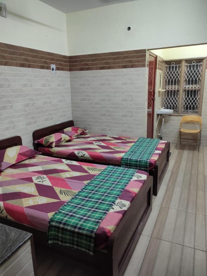 韦洛尔 Sri Vari Residency旅舍 外观 照片