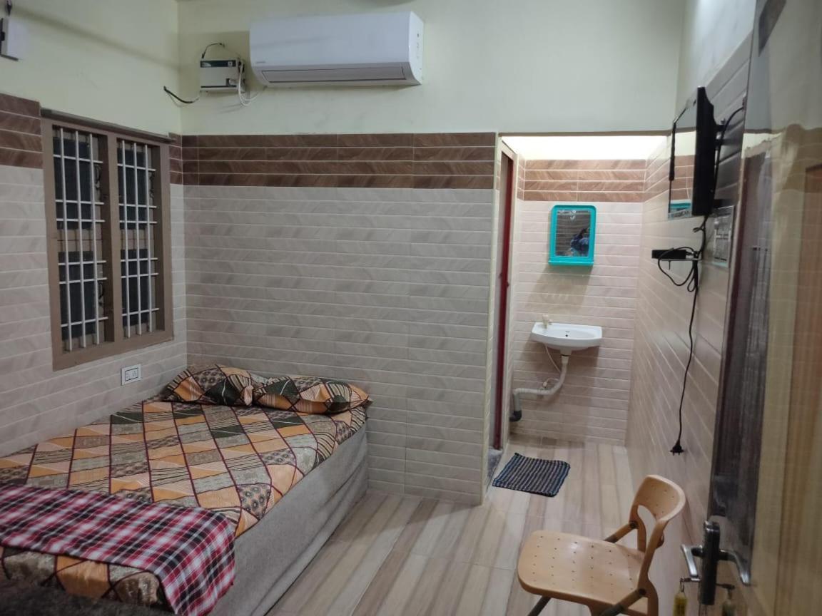 韦洛尔 Sri Vari Residency旅舍 外观 照片