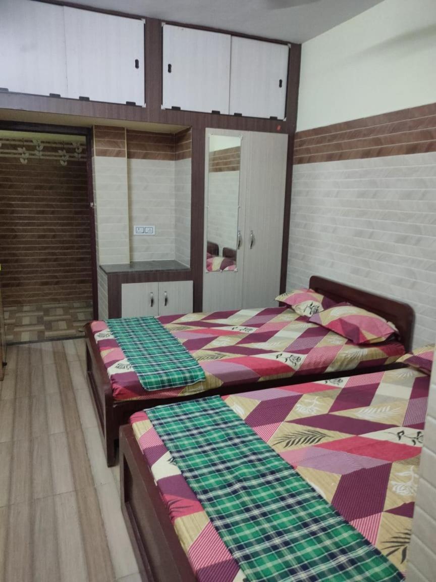 韦洛尔 Sri Vari Residency旅舍 外观 照片